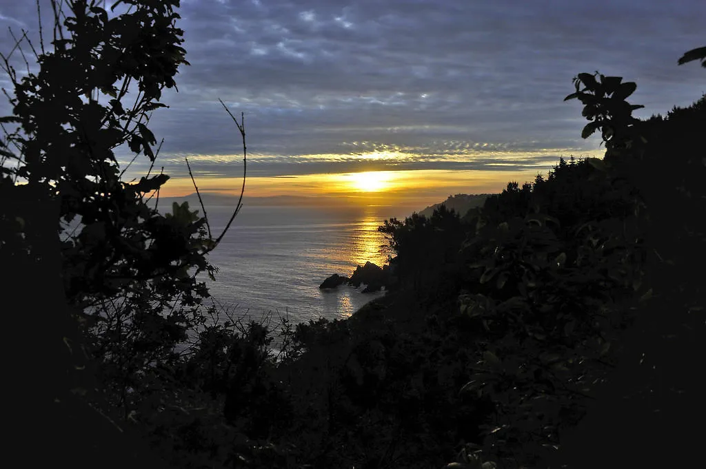Bed and Breakfast Les Fous De Bassans Poullan-sur-Mer 3*,