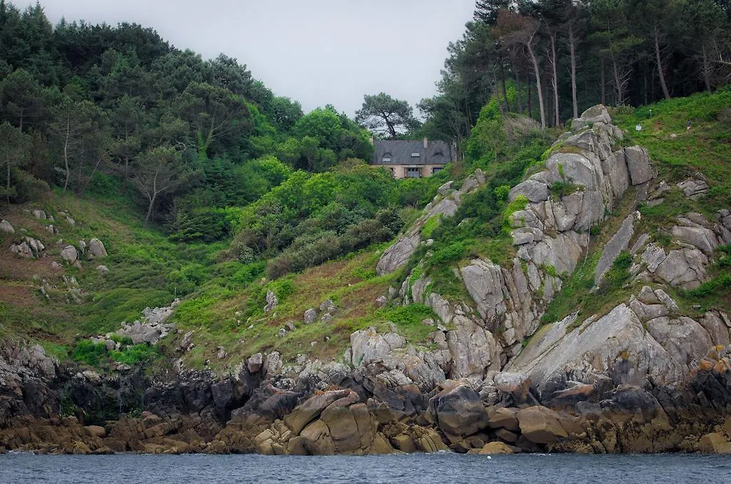 Bed and Breakfast Les Fous De Bassans Poullan-sur-Mer 3*,  Frankreich